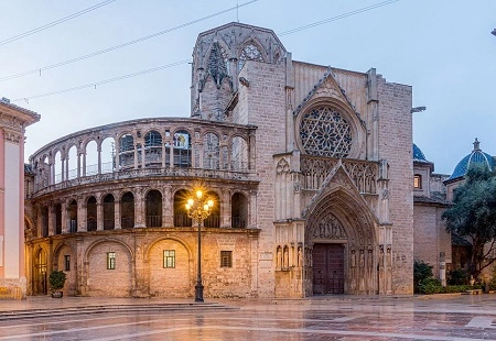 Außenansicht der Kathedrale von Valencia Außenansicht der Kathedrale von Valencia