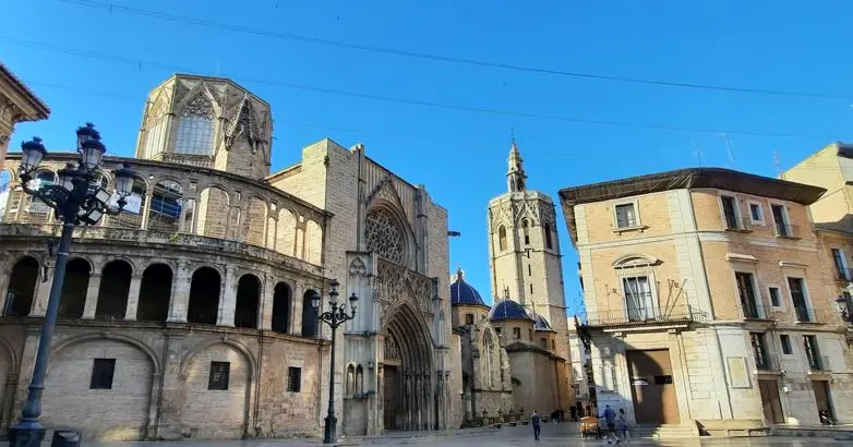 Altstadt Valencias mit Kathedrale und Miguelete-Türmen